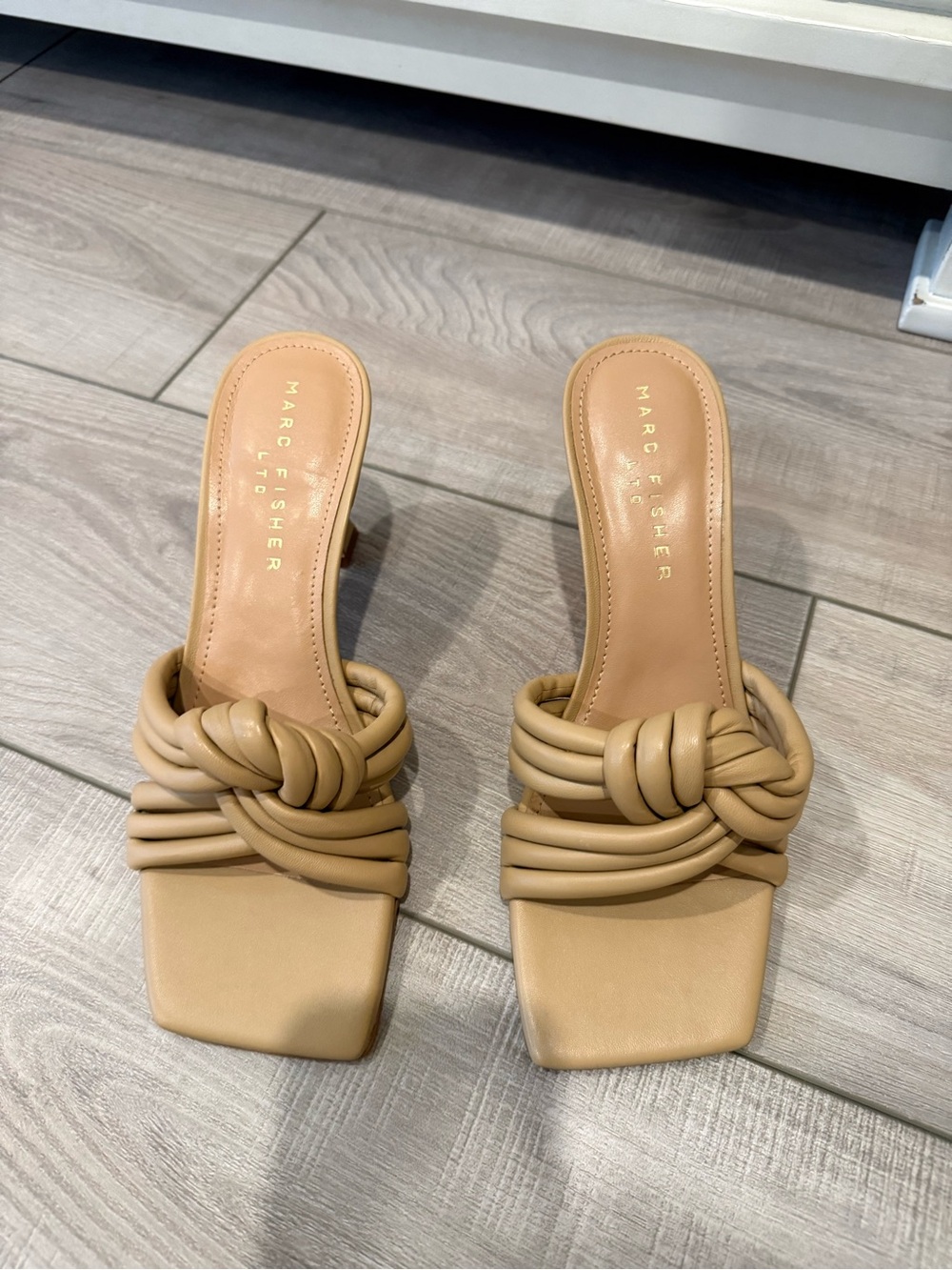 Marc Fisher Tan Knotted Square-Toe Slide Mules